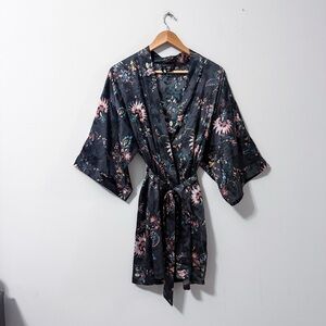 Victorias Secret Black Floral Robe Kimono Tie Waist Silky Long Sleeve